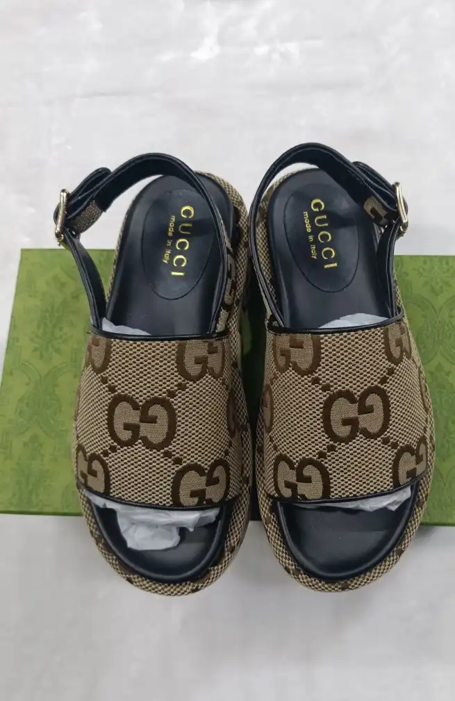 hype Gucci Slippers