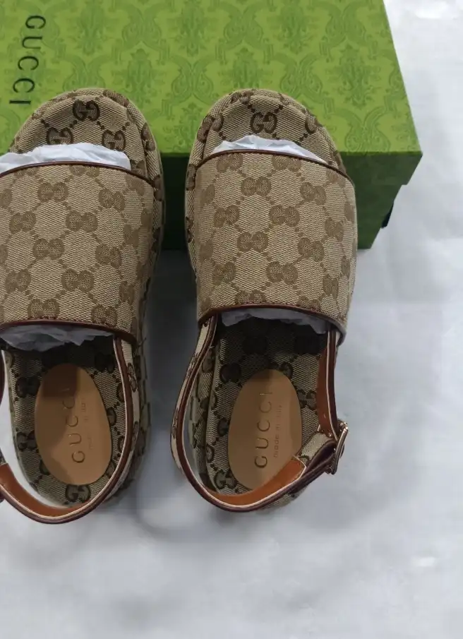 hype Gucci Slippers