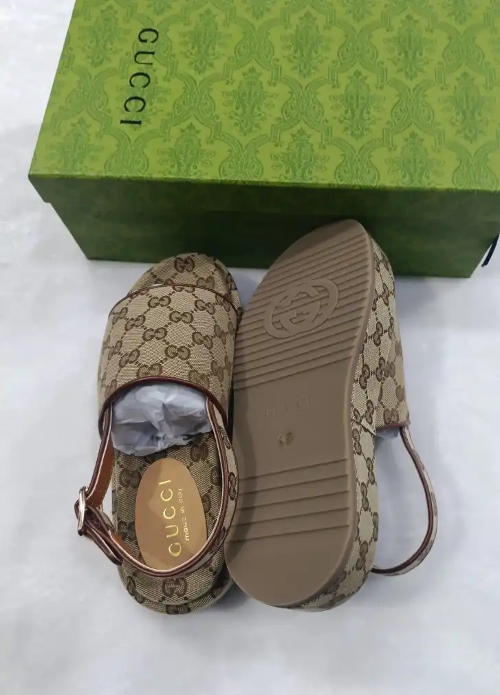 hype Gucci Slippers