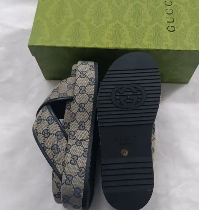 hype Gucci Slippers