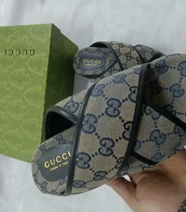 hype Gucci Slippers