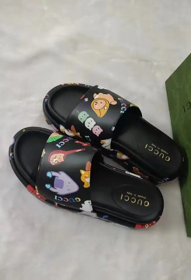 hype Gucci Slippers