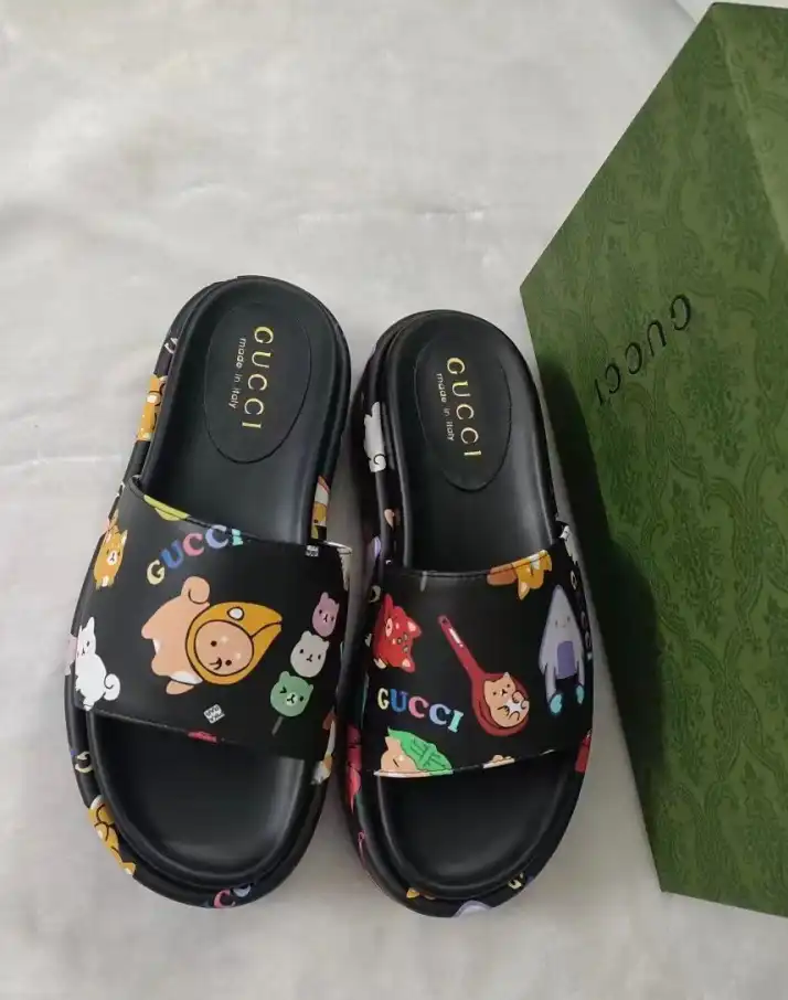 hype Gucci Slippers