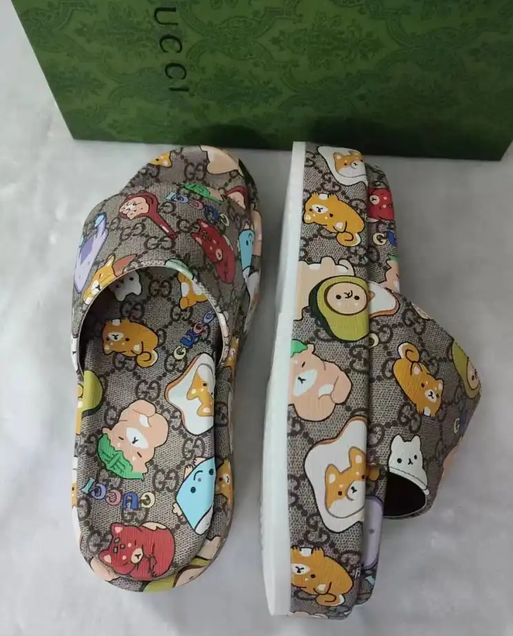 hype Gucci Slippers