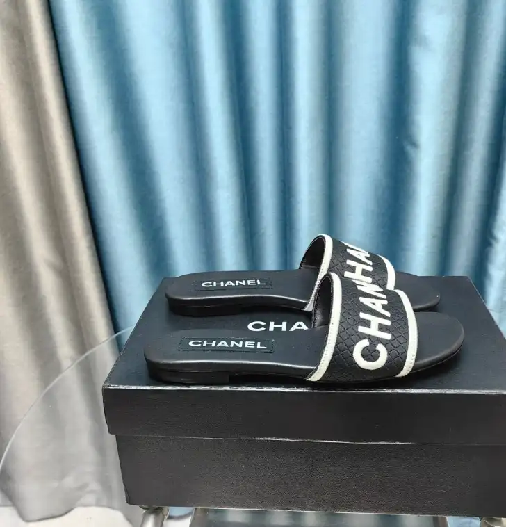 hype Chanel Slippers