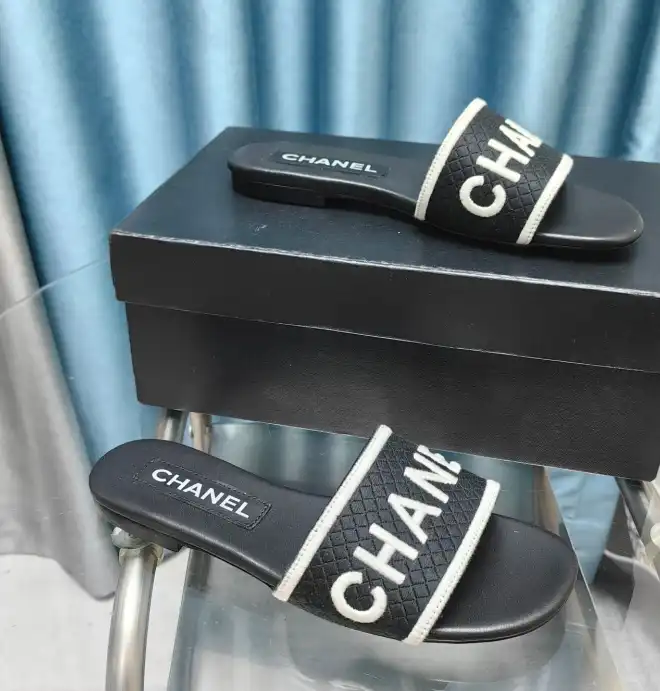 hype Chanel Slippers