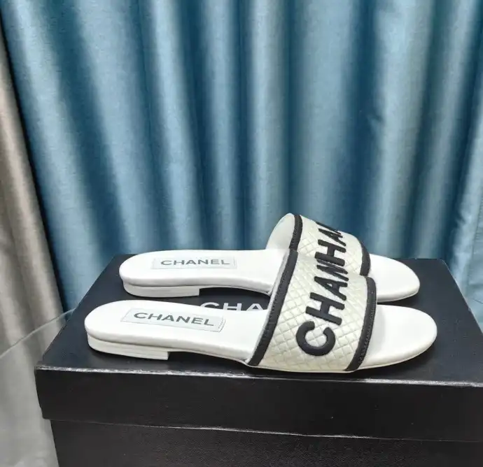 hype Chanel Slippers