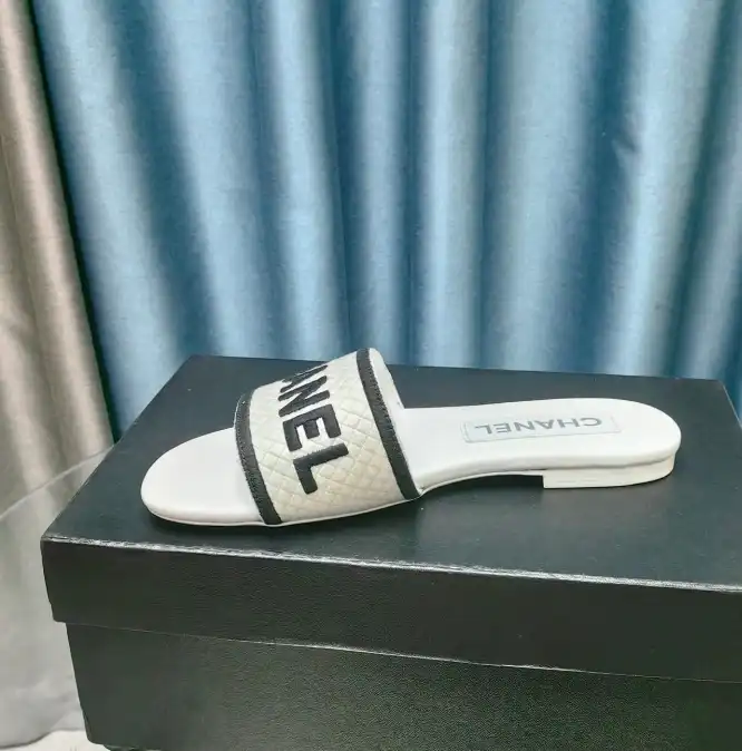 hype Chanel Slippers