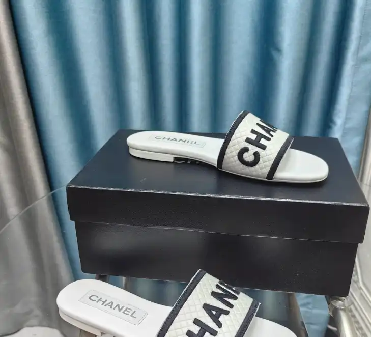 hype Chanel Slippers