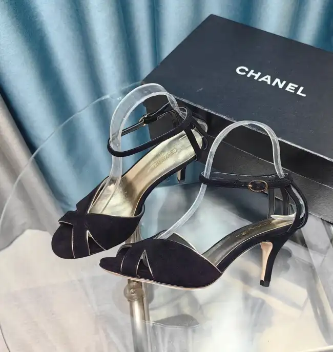 hype Chanel High Heels