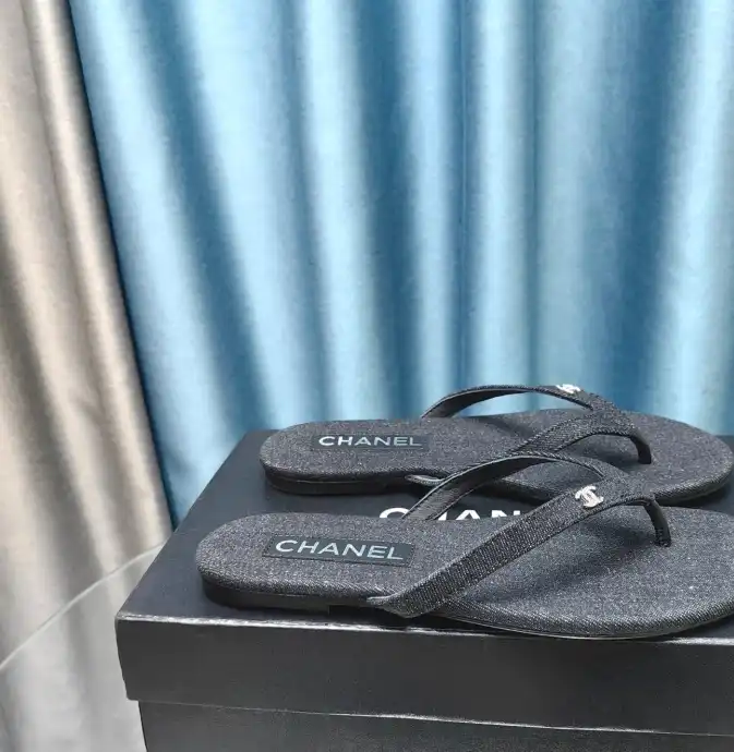 hype Chanel Slippers