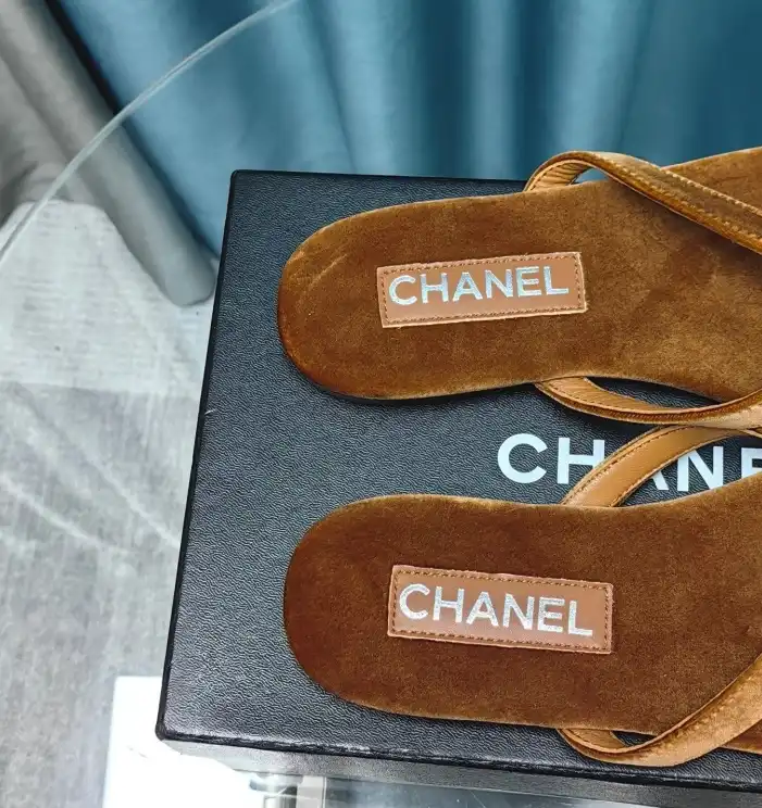 hype Chanel Slippers