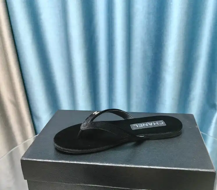 hype Chanel Slippers