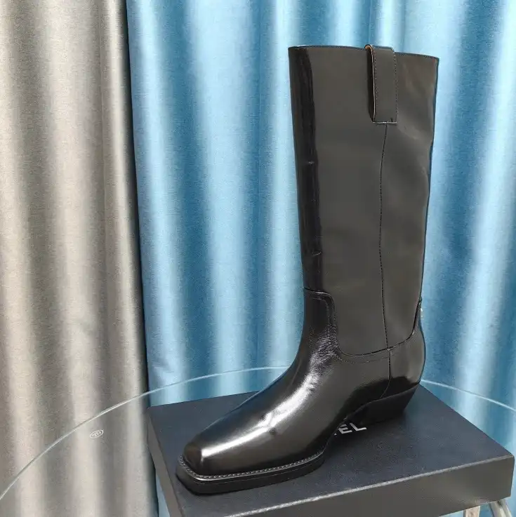 hype Chanel Boots