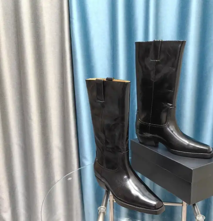 hype Chanel Boots