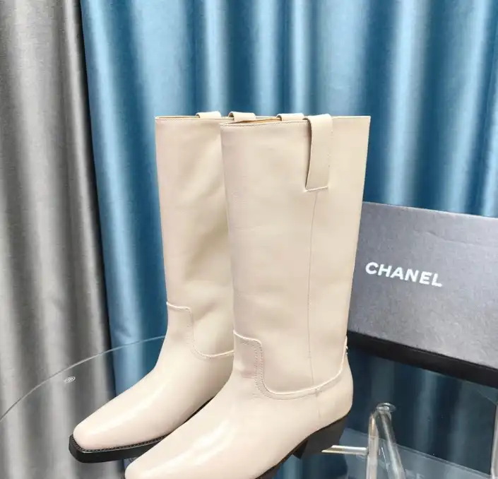 hype Chanel Boots