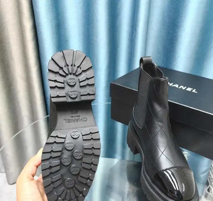 hype Chanel Boots