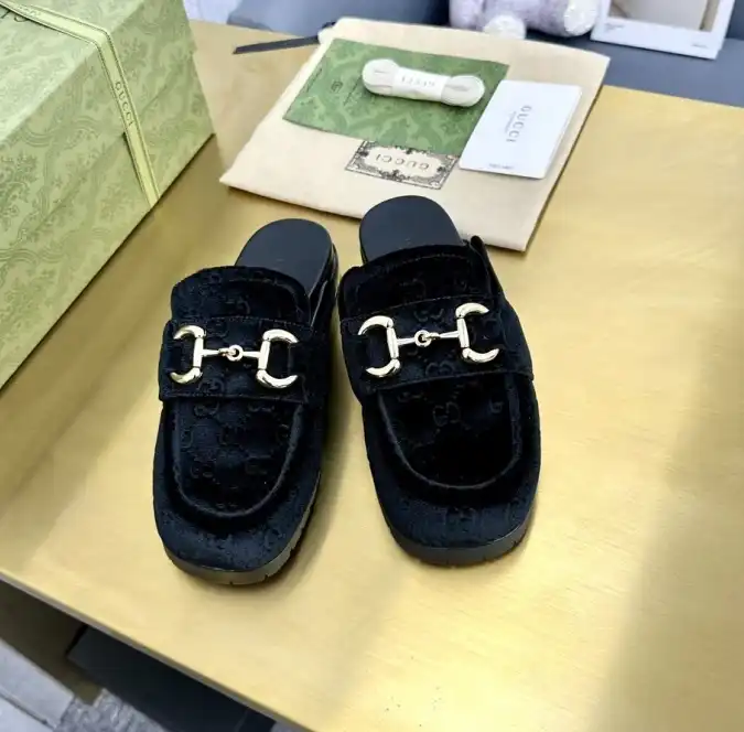 hype Gucci Slippers