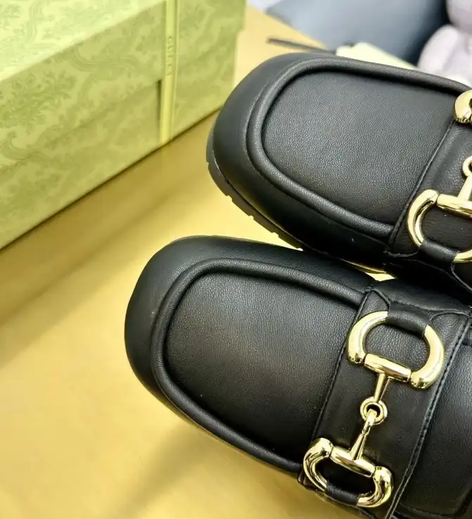 hype Gucci Slippers