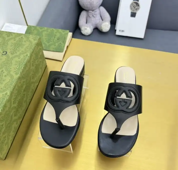 hype Gucci Slippers