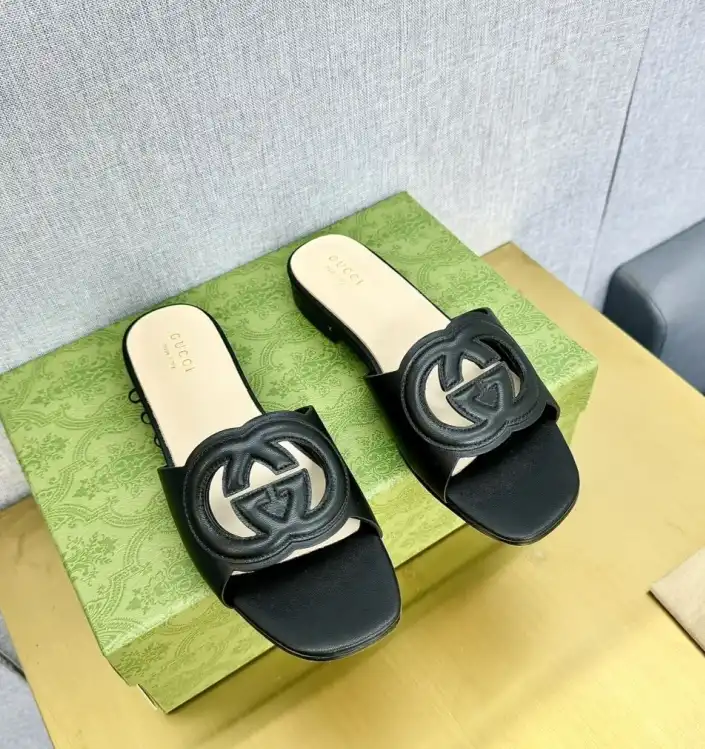 hype Gucci Slippers