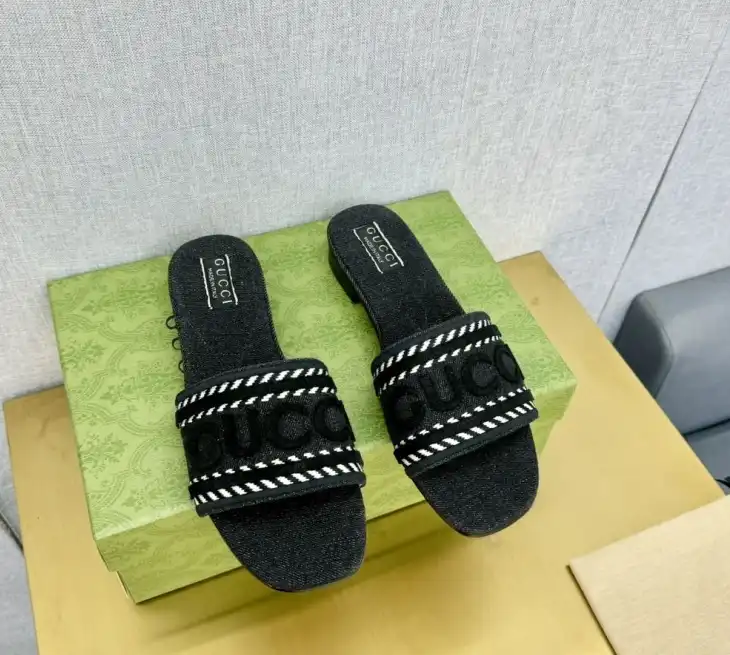 hype Gucci Slippers