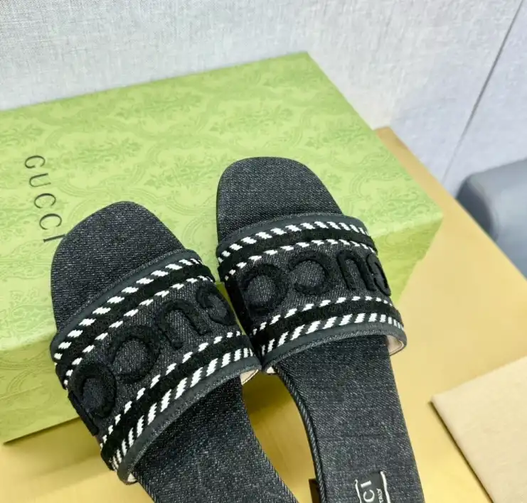 hype Gucci Slippers