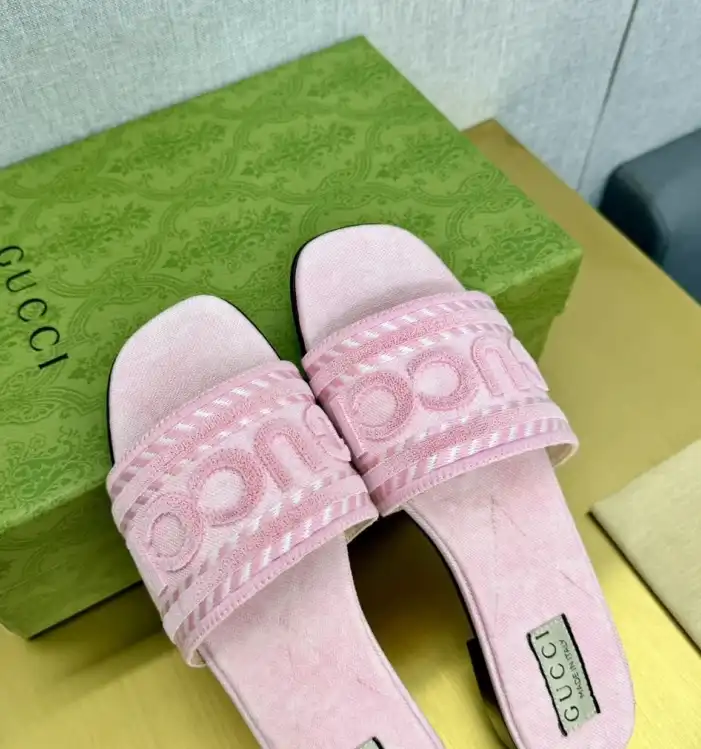 hype Gucci Slippers