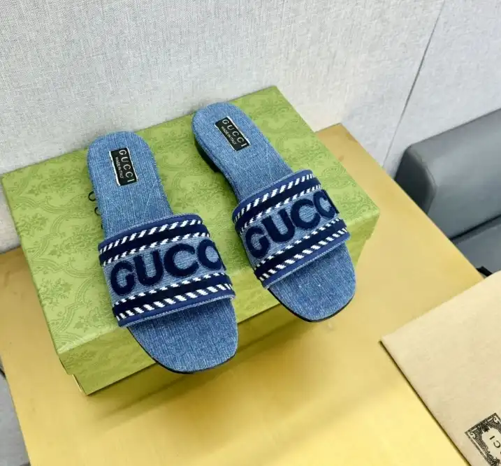 hype Gucci Slippers