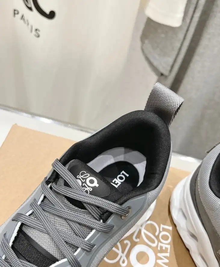 hype Loewe Sneakers