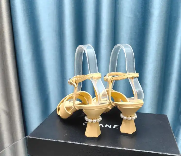 hype Chanel High Heels