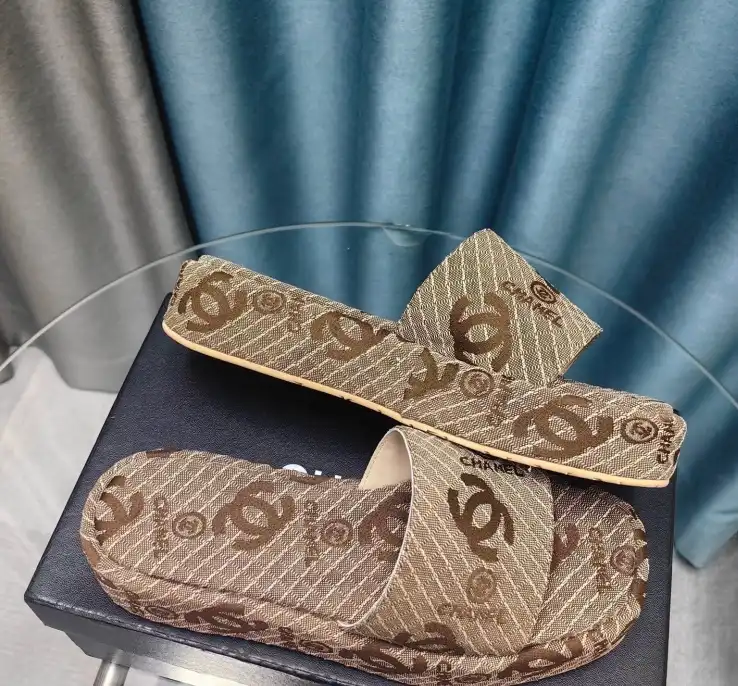 hype Chanel Slippers