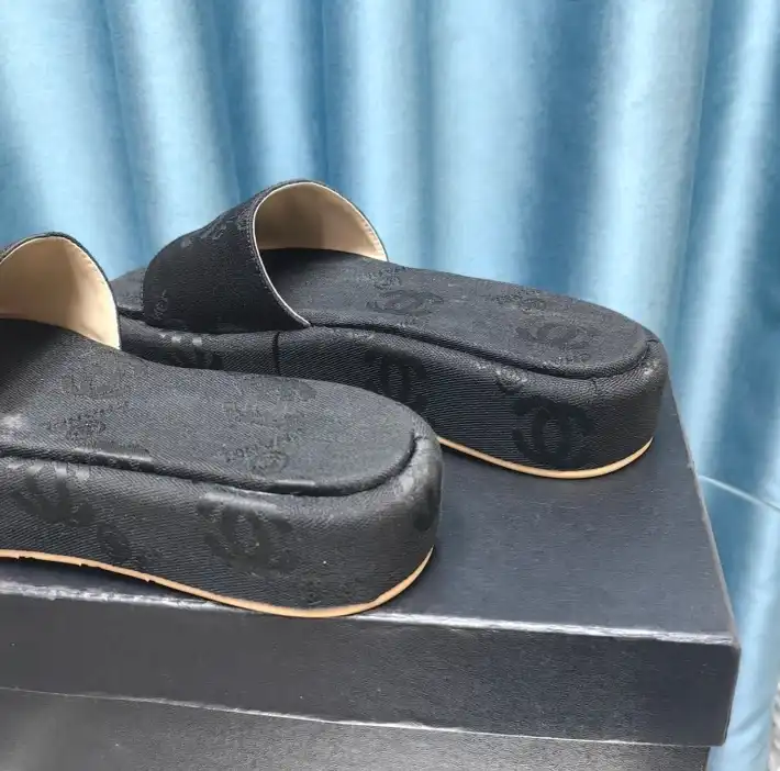 hype Chanel Slippers