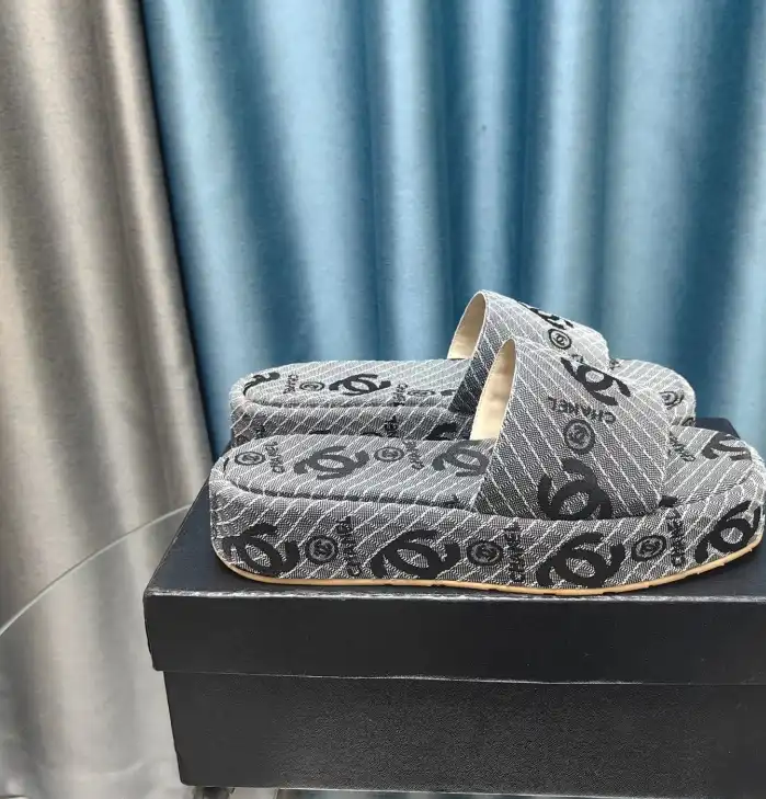 hype Chanel Slippers