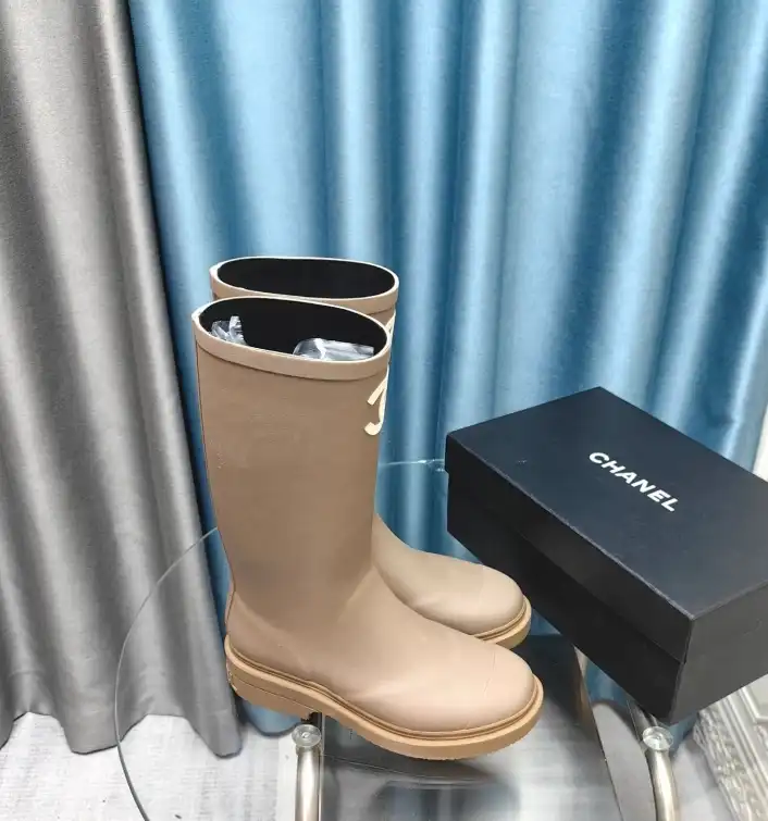 hype Chanel Boots