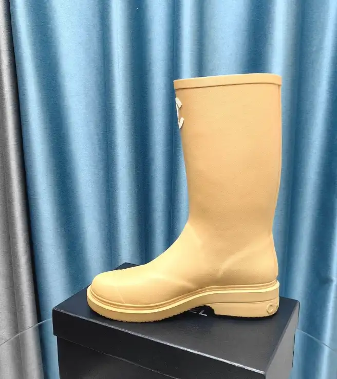 hype Chanel Boots