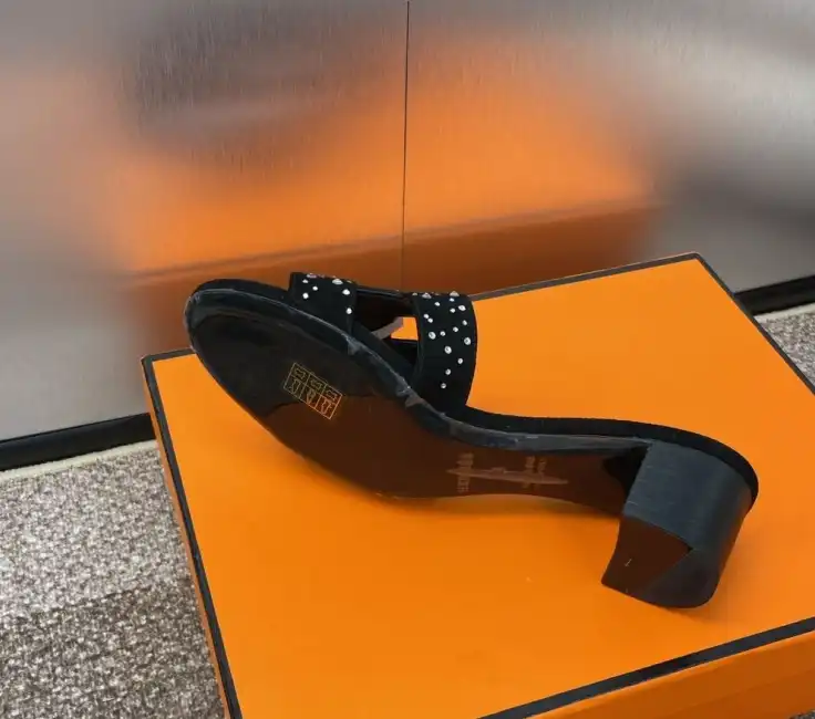 hype Hermes Slippers