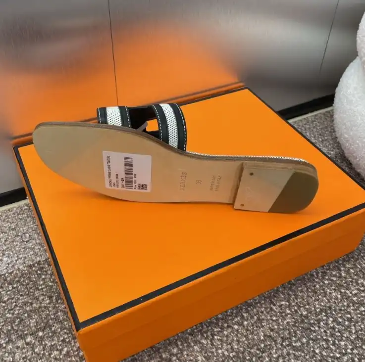 hype Hermes Slippers