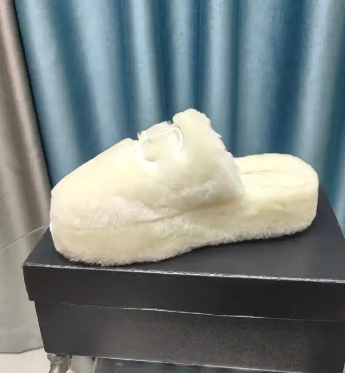 hype Chanel Slippers