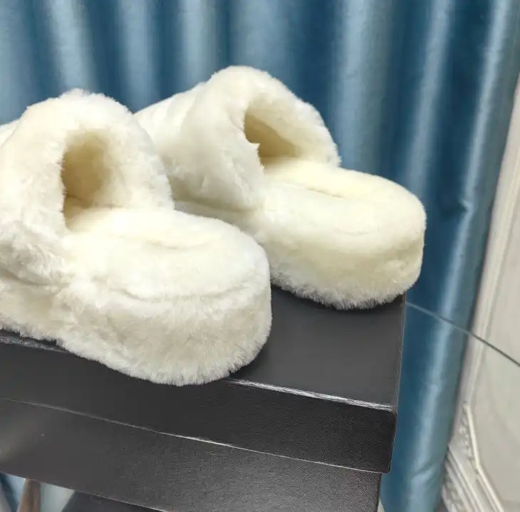 hype Chanel Slippers