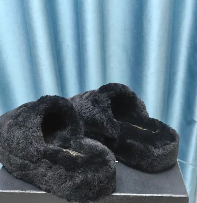 hype Chanel Slippers