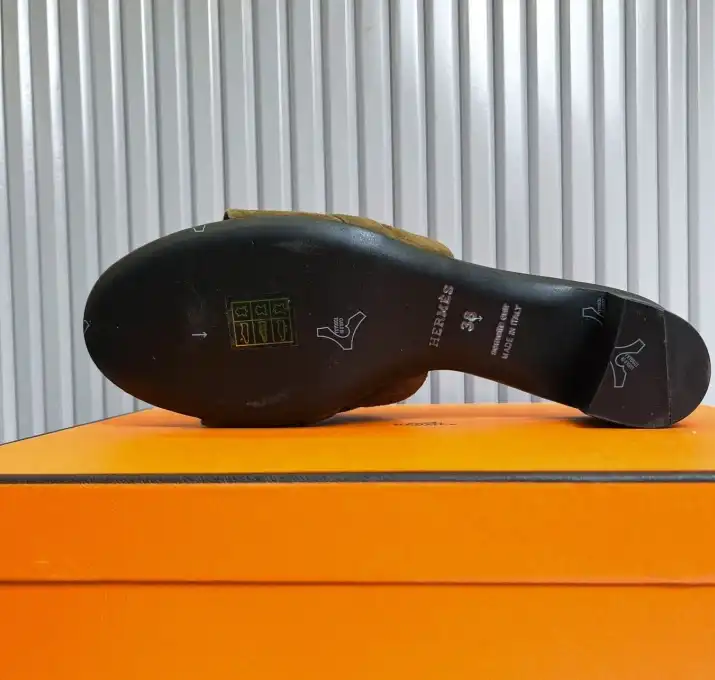 hype Hermes Slippers