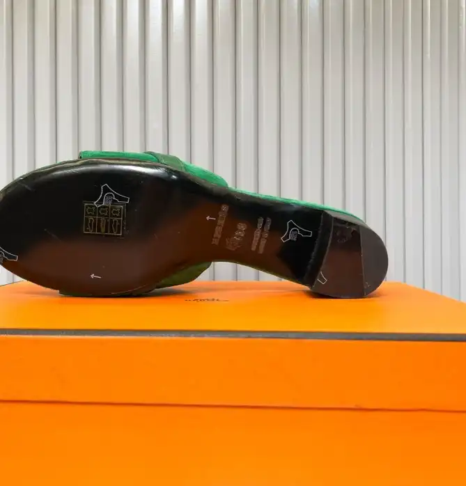 hype Hermes Slippers