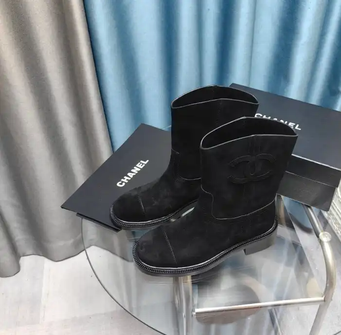 hype Chanel Boots