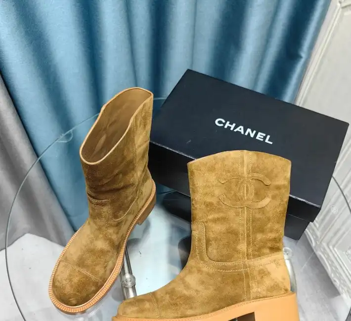 hype Chanel Boots