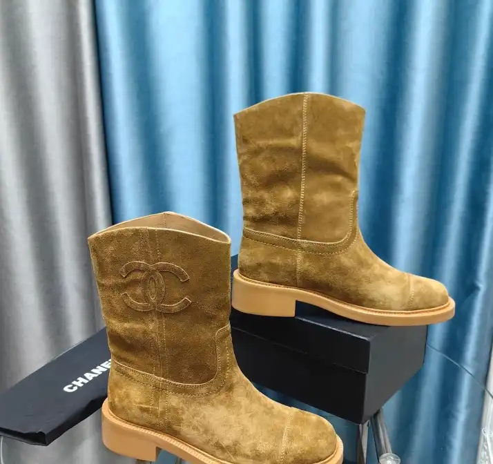 hype Chanel Boots