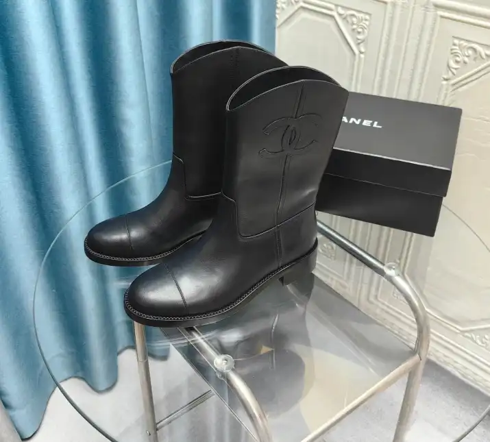 hype Chanel Boots