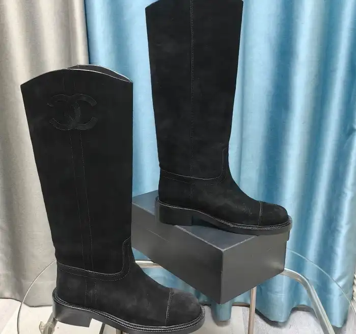 hype Chanel Boots