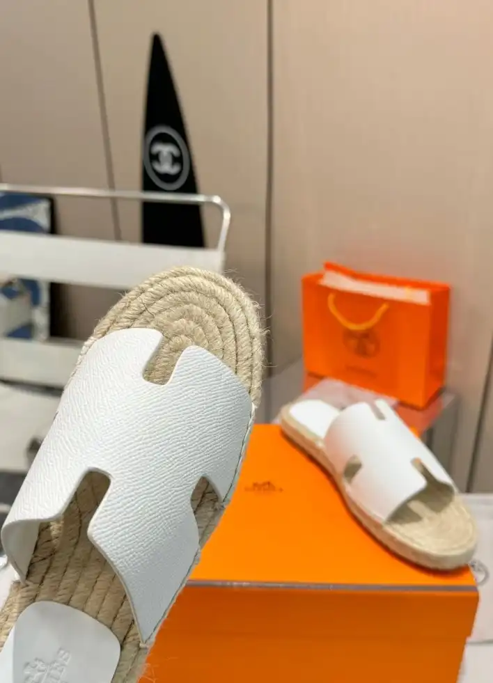 hype Hermes Slippers