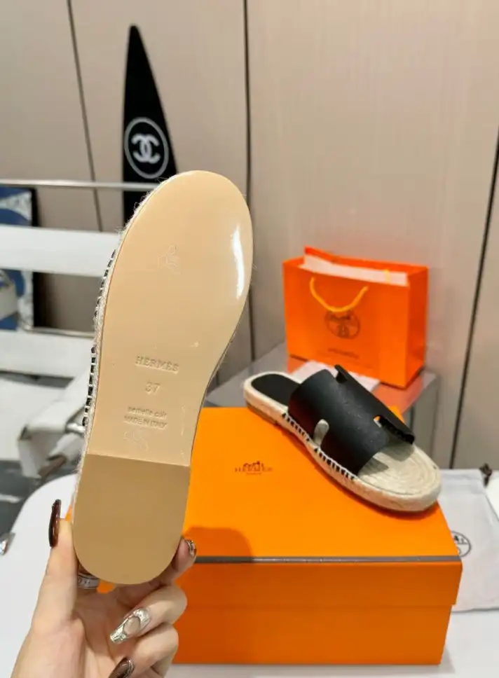 hype Hermes Slippers